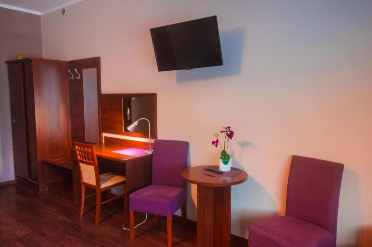 Hostel Soleil Kutno Luaran gambar